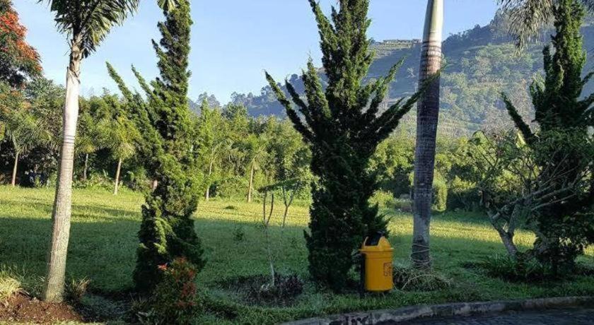 New Mountain Springs Hotel & Resort Lembang Eksteriør billede