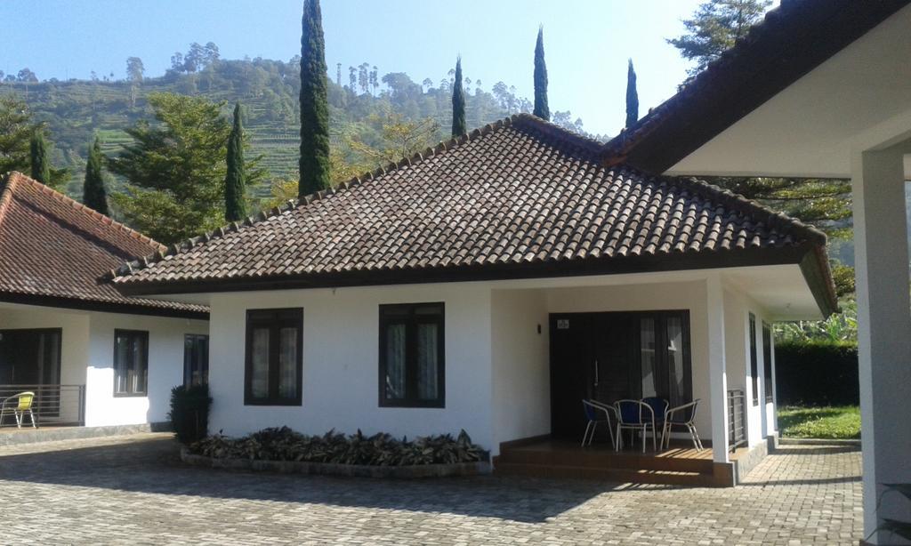 New Mountain Springs Hotel & Resort Lembang Eksteriør billede