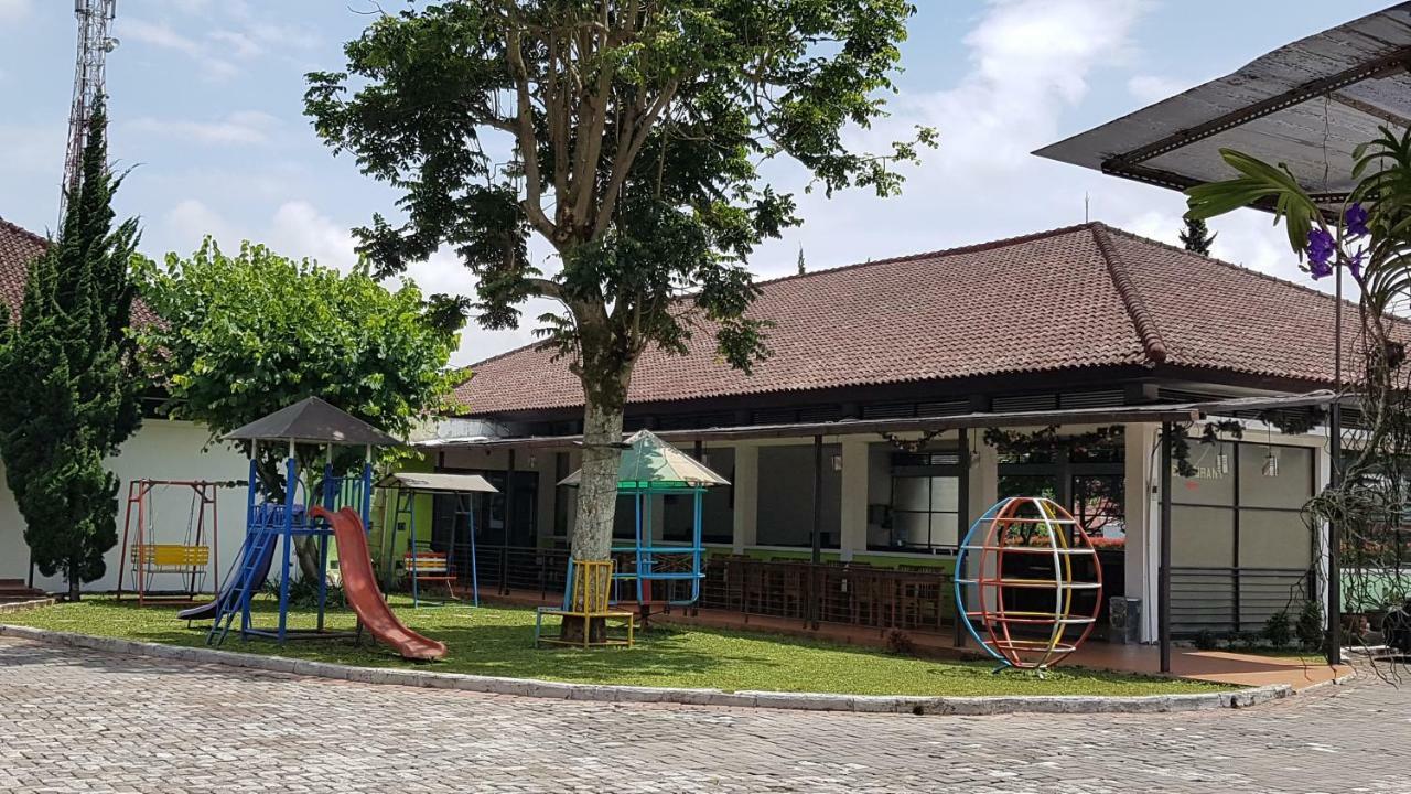 New Mountain Springs Hotel & Resort Lembang Eksteriør billede